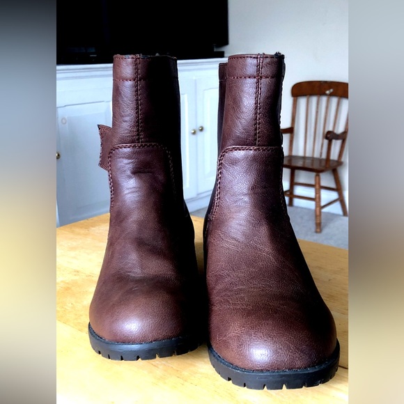 Boots - Picture 4 of 6